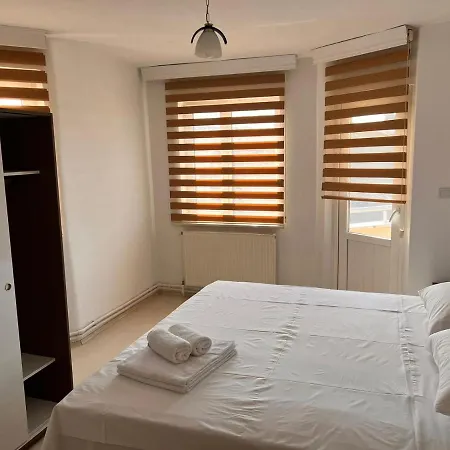 Hotel Royal Bby Apart *